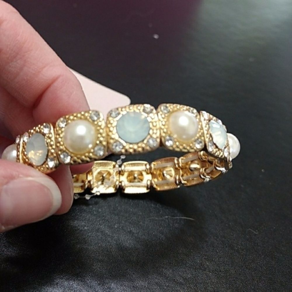 Blush bracelet w rhinestones & faux pearls 6.75"